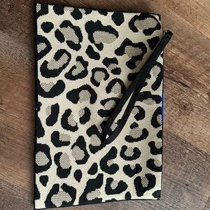 Rothy’s clutch leopard print